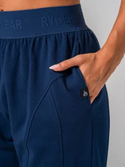 Women Ryderwear Contour Track Pant