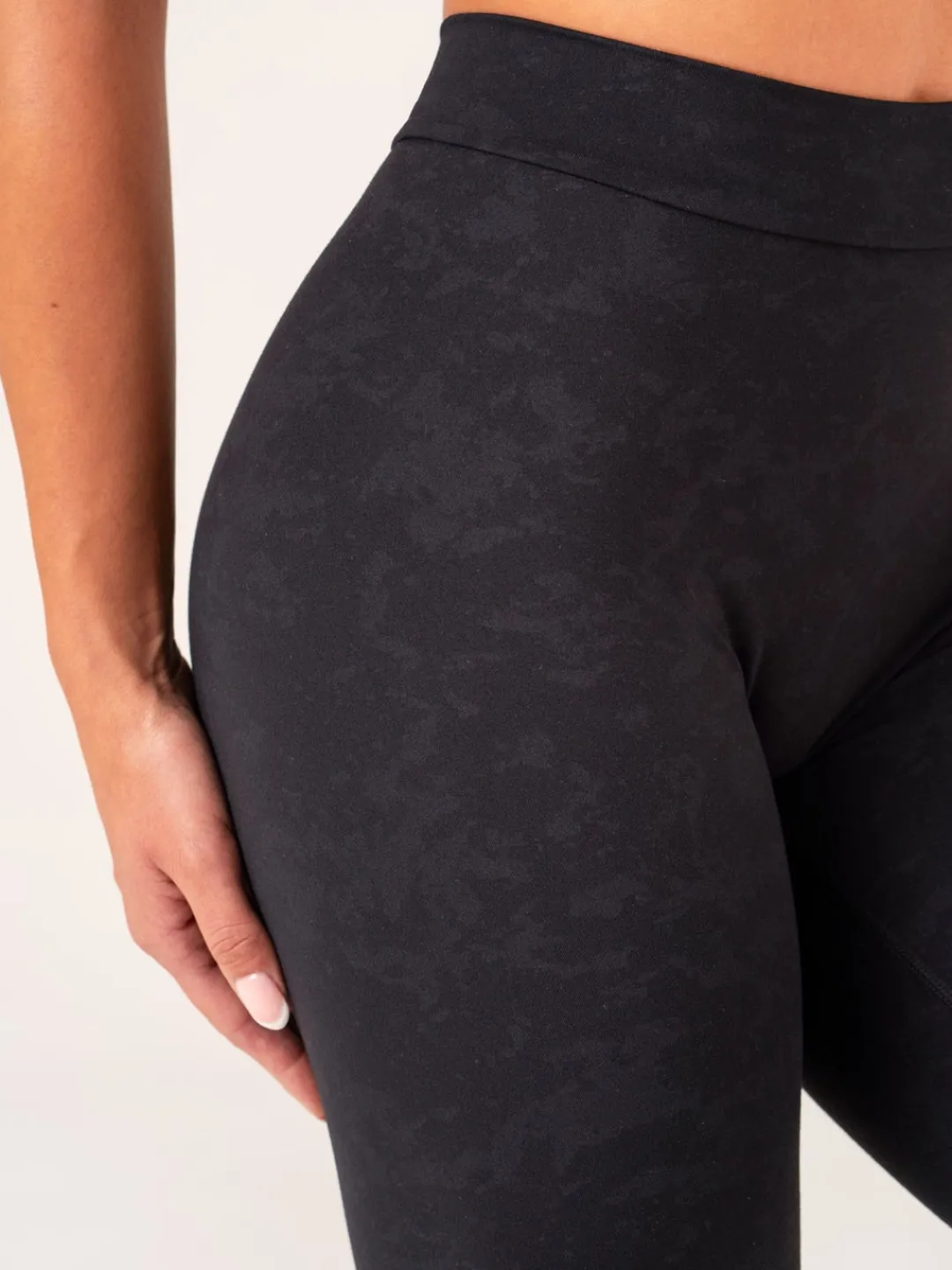 Women Ryderwear NKD tonewah V crunch egging