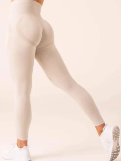 Women Ryderwear tape eae egging