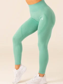 Women Ryderwear tape eae egging